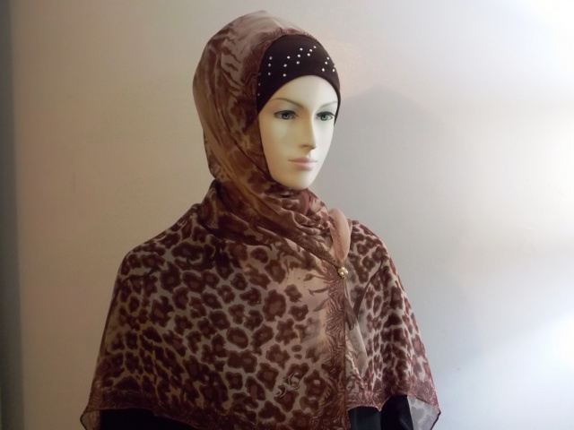 Lightly chocolate and cream color shawl 63